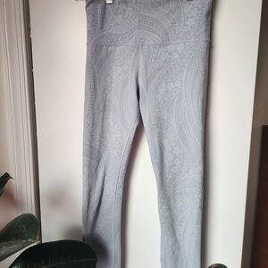 Athleta Elation Textured Tight Leggings XS Blue Gray Floral Clean Girl Yoga
